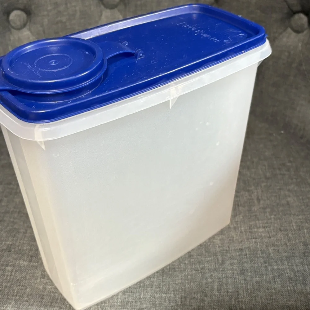 TUPPERWARE  Clear Food Storage Blue Lift Top Lid #471-11 & Container #459-14